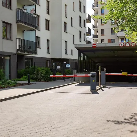 Harmony Park With Garden & Parking By Renters Apartment *